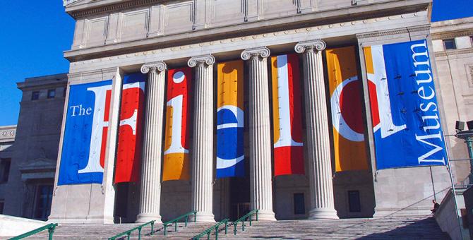 Entrance to Chicago's Field Museum. Credit: Choose Chicago